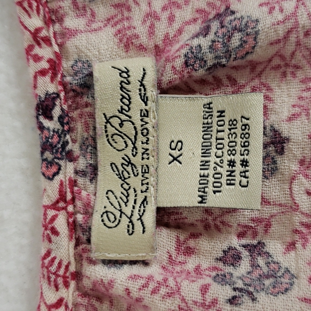 Lucky Brand Women's Red White Black Floral Button Top, XS - Picture 6 of 9